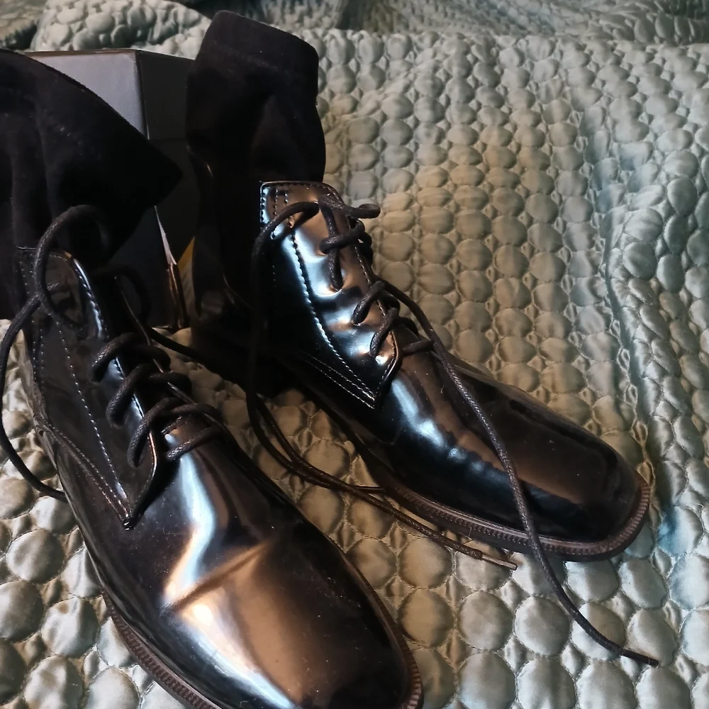 Boots - Picture 2 of 4